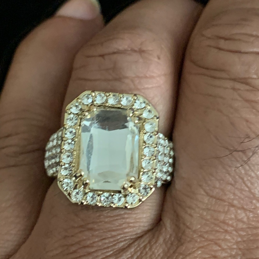 Ring - Picture 1 of 6